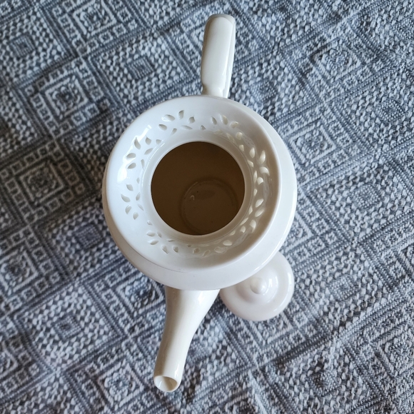 Grace's Teaware White Lace Reticulated Rim Teapot Fine Porcelain - Picture 5 of 6